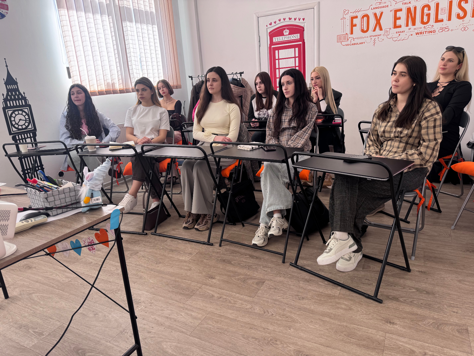 Заняття для дорослих у класі Fox English Academy, Чернівці
